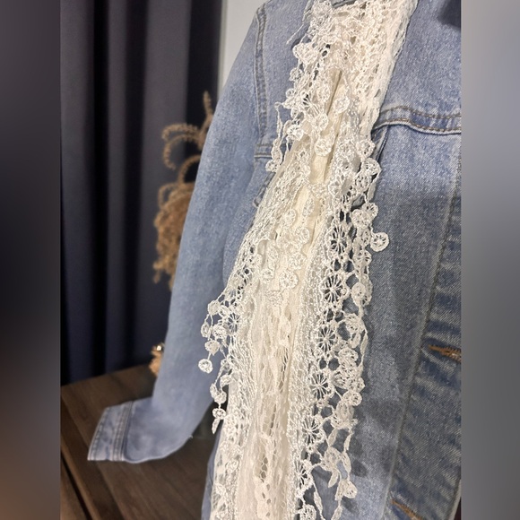 Beautiful scarf , from Burano, Italy - Picture 3 of 7